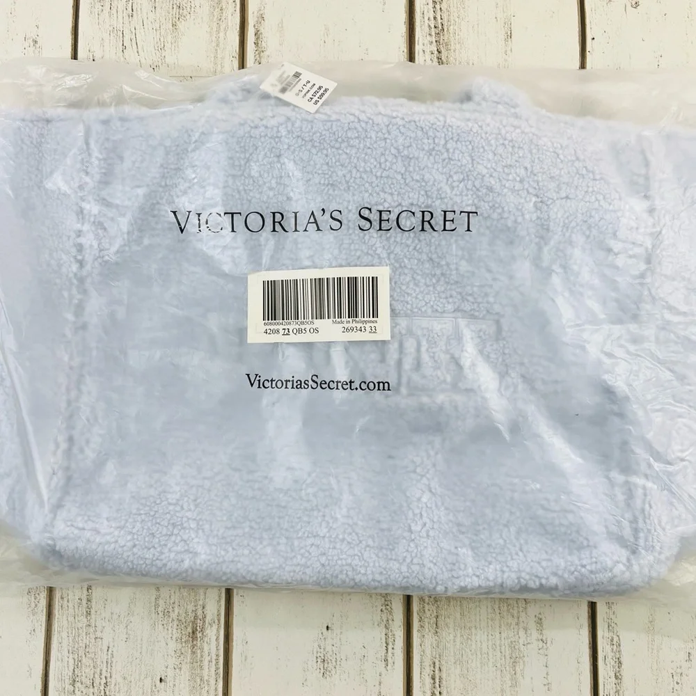 VS PINK Sherpa Fleece Fuzzy Tote Bag - Picture 3 of 5